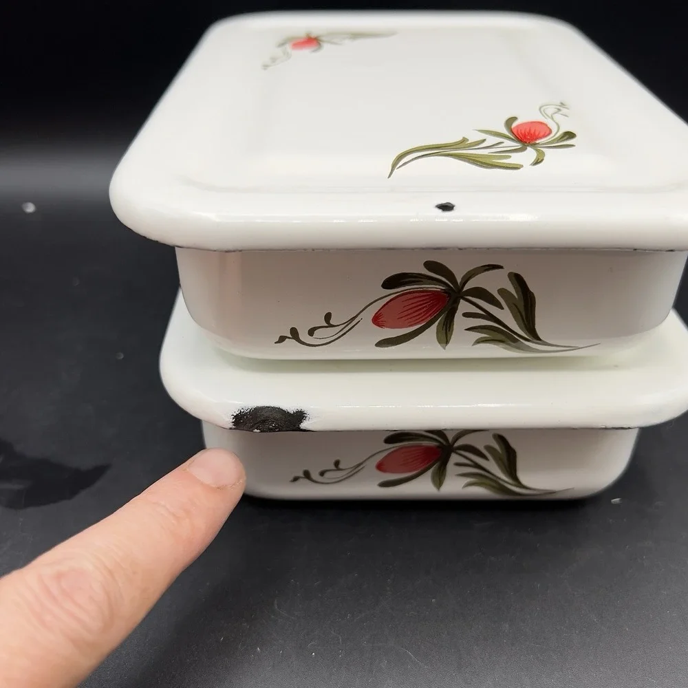 VTG White Floral Design Enamelware Refrigerator Box w/ Lid 7x5x2 Farmhouse